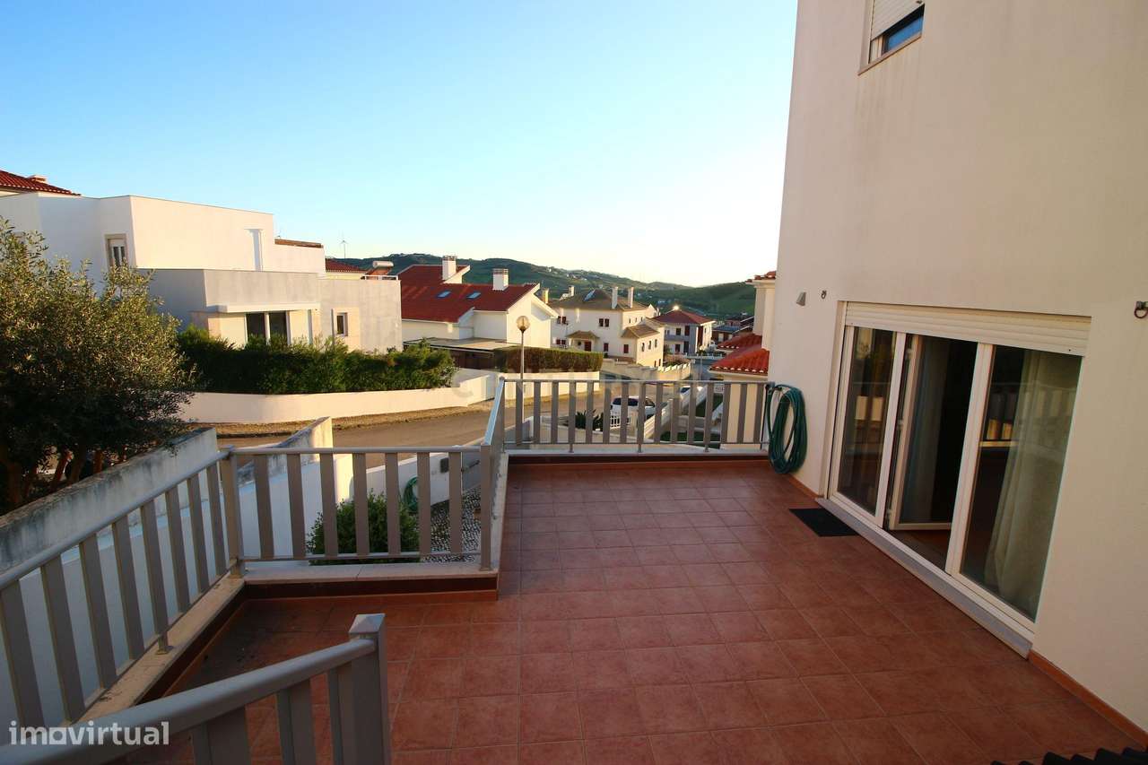 Moradia V4 em Torres Vedras, 566m2 ,vistas excecionais, qualidade e co-26