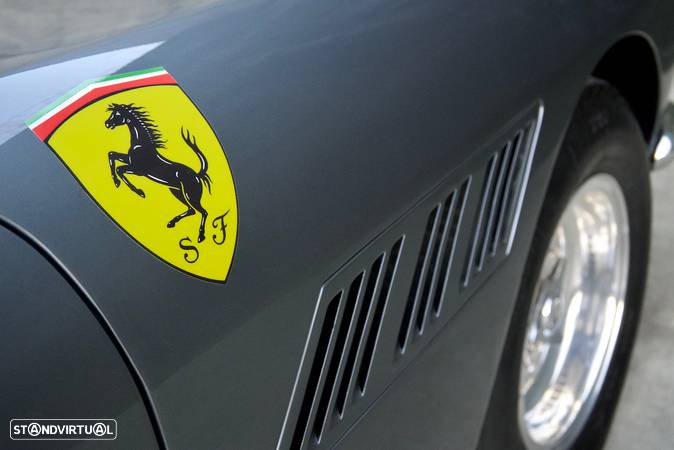 Ferrari 330 - 11