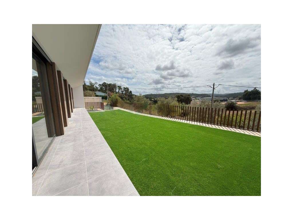 Moradia Individual, Térrea T3+1, em fase final de Construção.-2