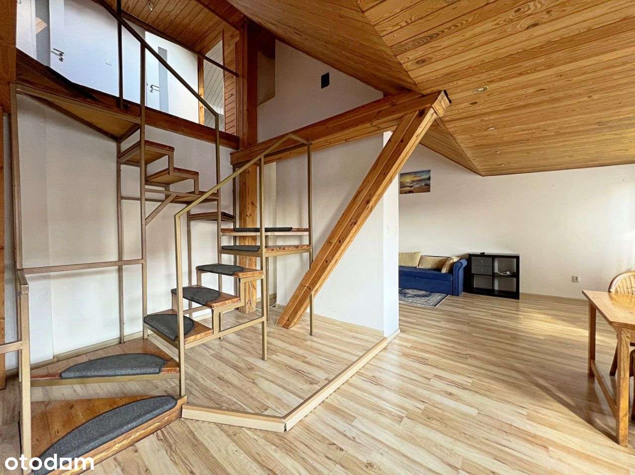 Dwupoziomowe przestronne mieszkanie - Pełny obrazek: 5/10