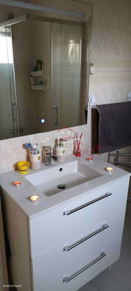 Apartamento T4 em Feijó, Almada-12