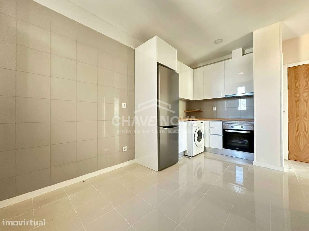 Apartamento T2 na Foz totalmente renovado - Grande imagem: 5/15