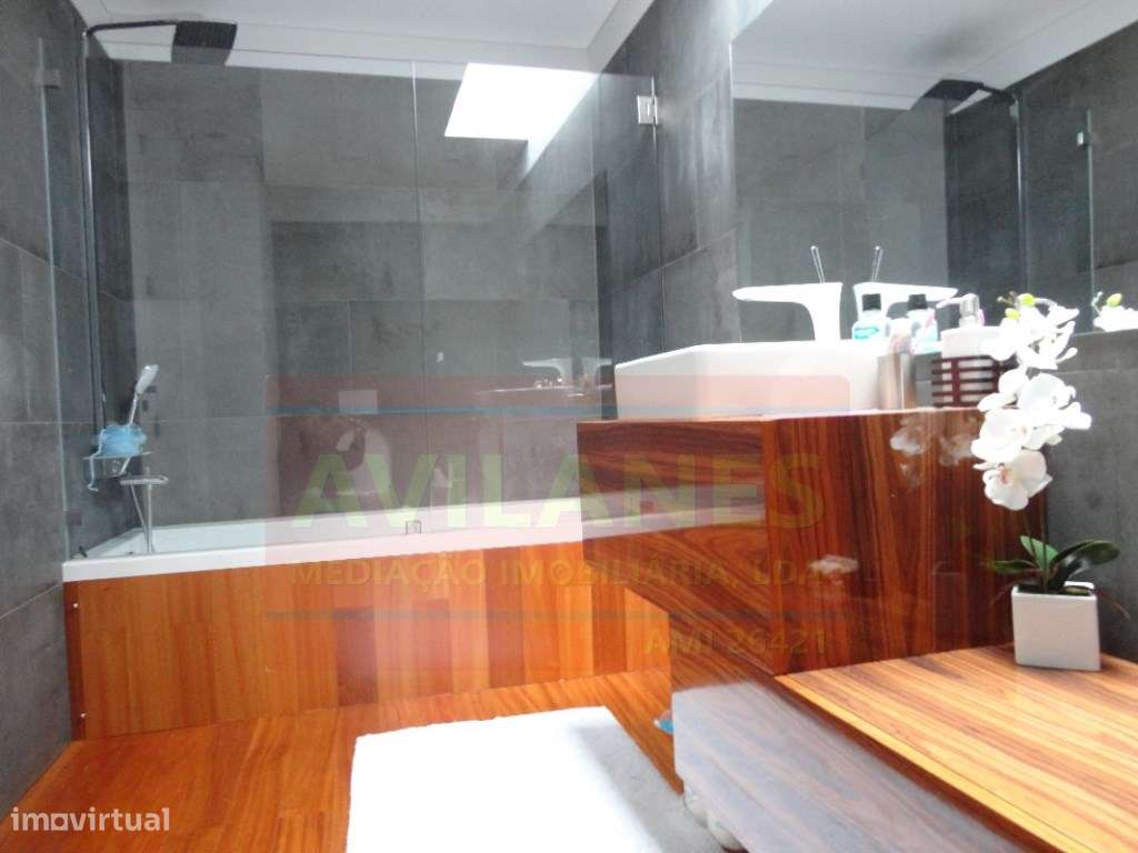 MOR C/ PISCINA - LOBÃO-17