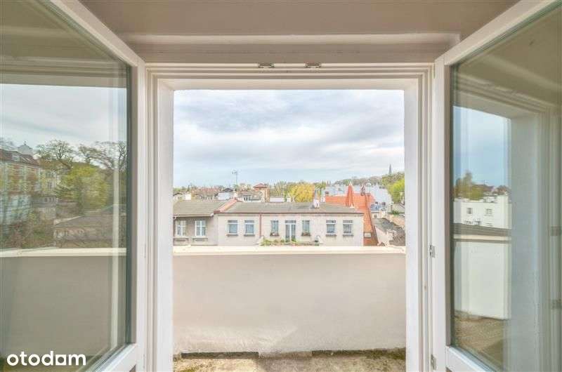 Klimatyczne słoneczne mieszkanie na poddaszu z balkonem-10