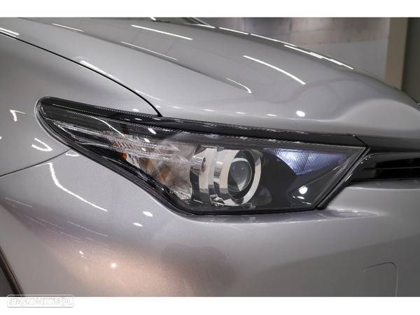 Toyota Auris Touring Sports - 12