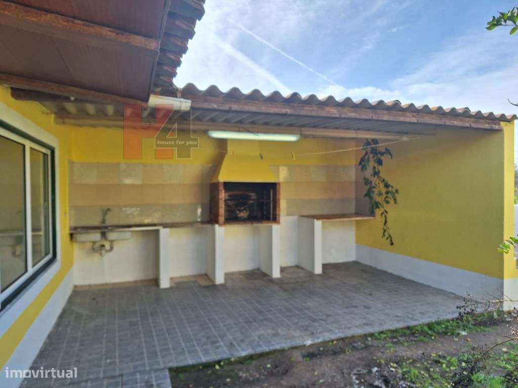 Moradia térrea V3 com piscina em Salvaterra de Magos, terreno 1.191m2 - Grande imagem: 2/37