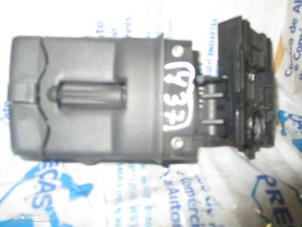 Comutador 8200103769 RENAULT MEGANE 2 2004 RADIO CONTROLO - 2