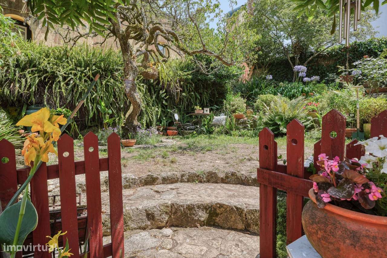 Casa com jardim no coração histórico de Sintra-14