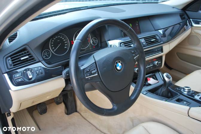 BMW Seria 5 520d - 15