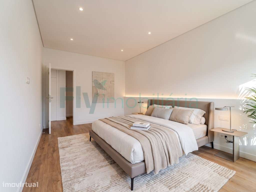 Excelente Apartamento T4 com Suite e Lugar de Garagem para 2 Carros-16