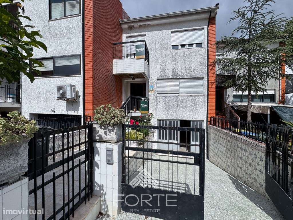 Moradia em banda T3 em São João da Madeira-2