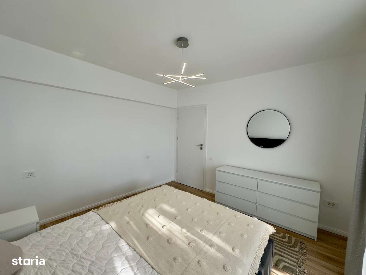 Inchiriez apartament 2 camere prima chirie - Imagine principală: 4/14