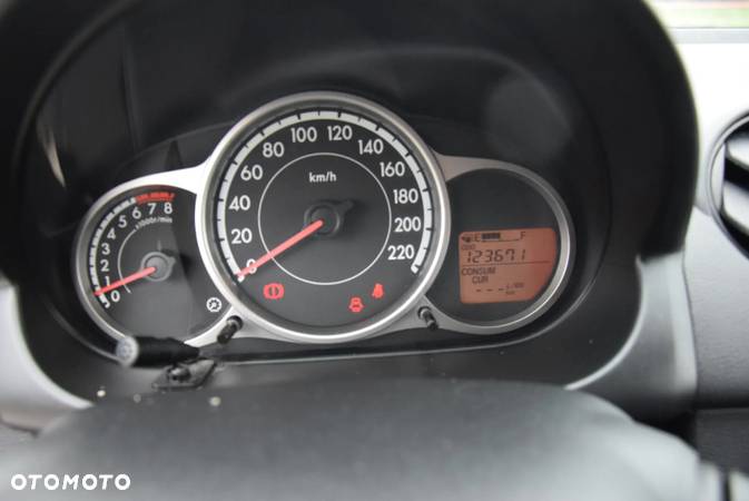 Mazda 2 1.3 Navi + - 25