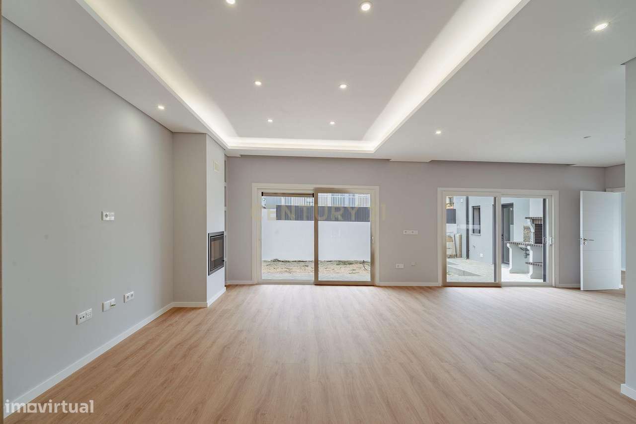 Moradia Nova térrea T3+1 em Fernão Ferro, Seixal-9
