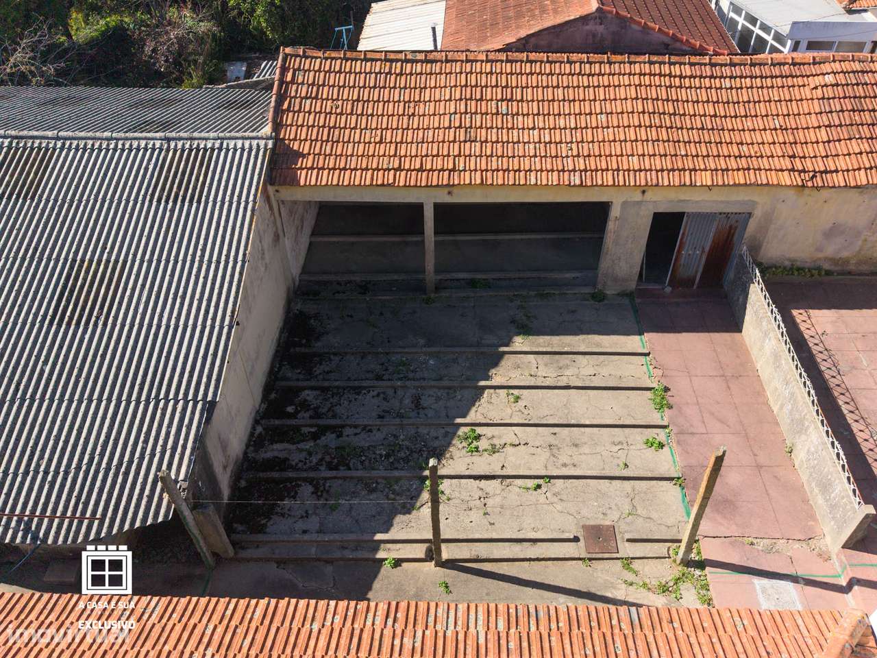 Moradia térrea para restauro em Serzedo-25
