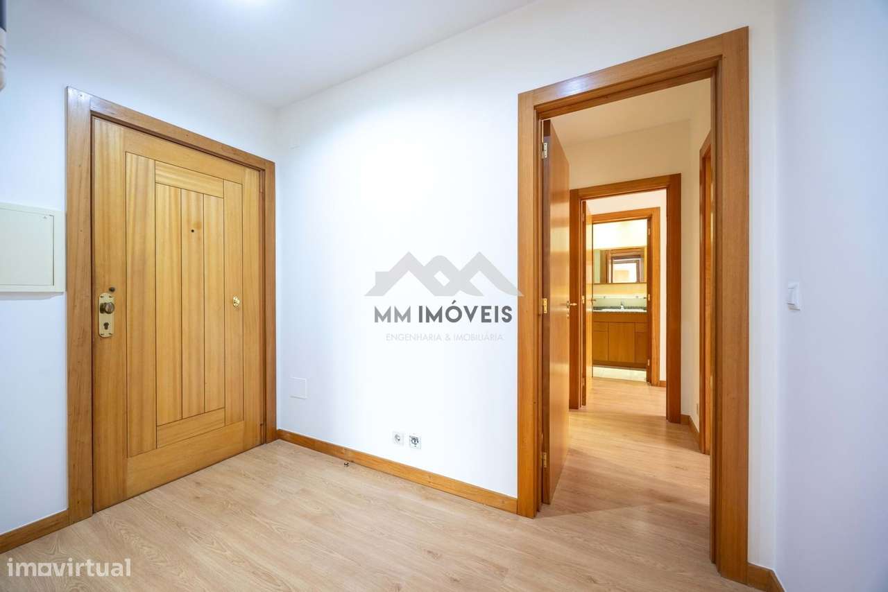 Apartamento T2 | Senhora da Hora | METRO | Garagem | Arrumo-35