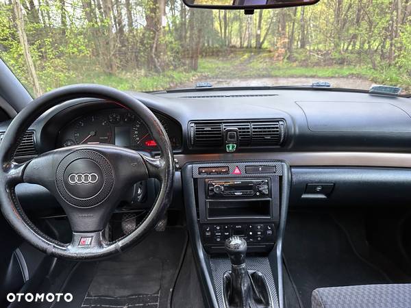 Audi A4 Avant 2.5 TDI - 15