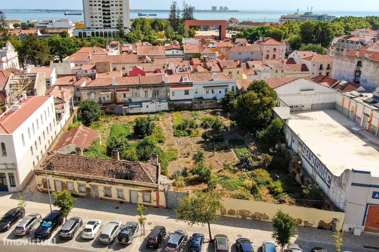 Setubal, lote urbano/ruinas com 2.242m2 no centro, PIP aprovado 19 apa - Grande imagem: 2/17