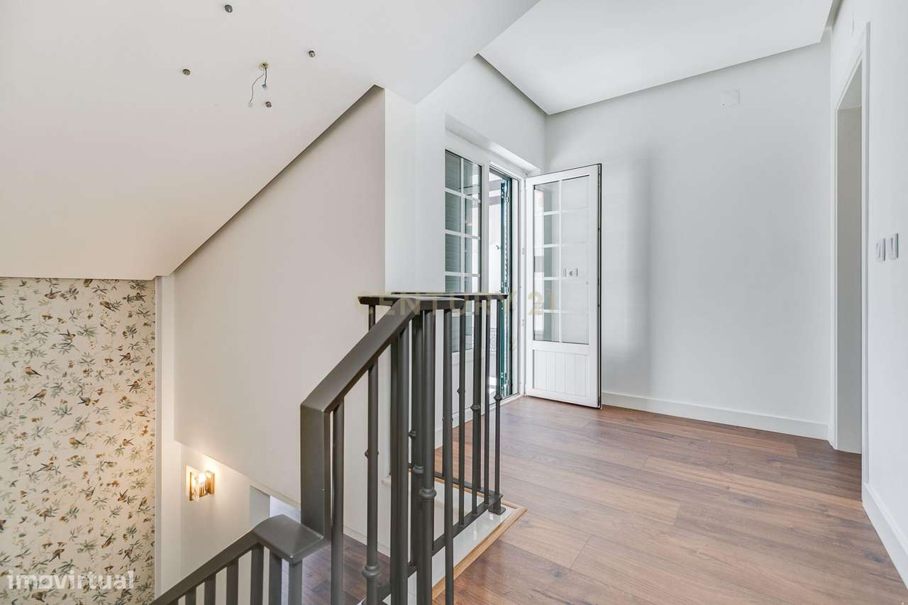 Moradia T4 em Condomínio Privado na Venda do Pinheiro-24