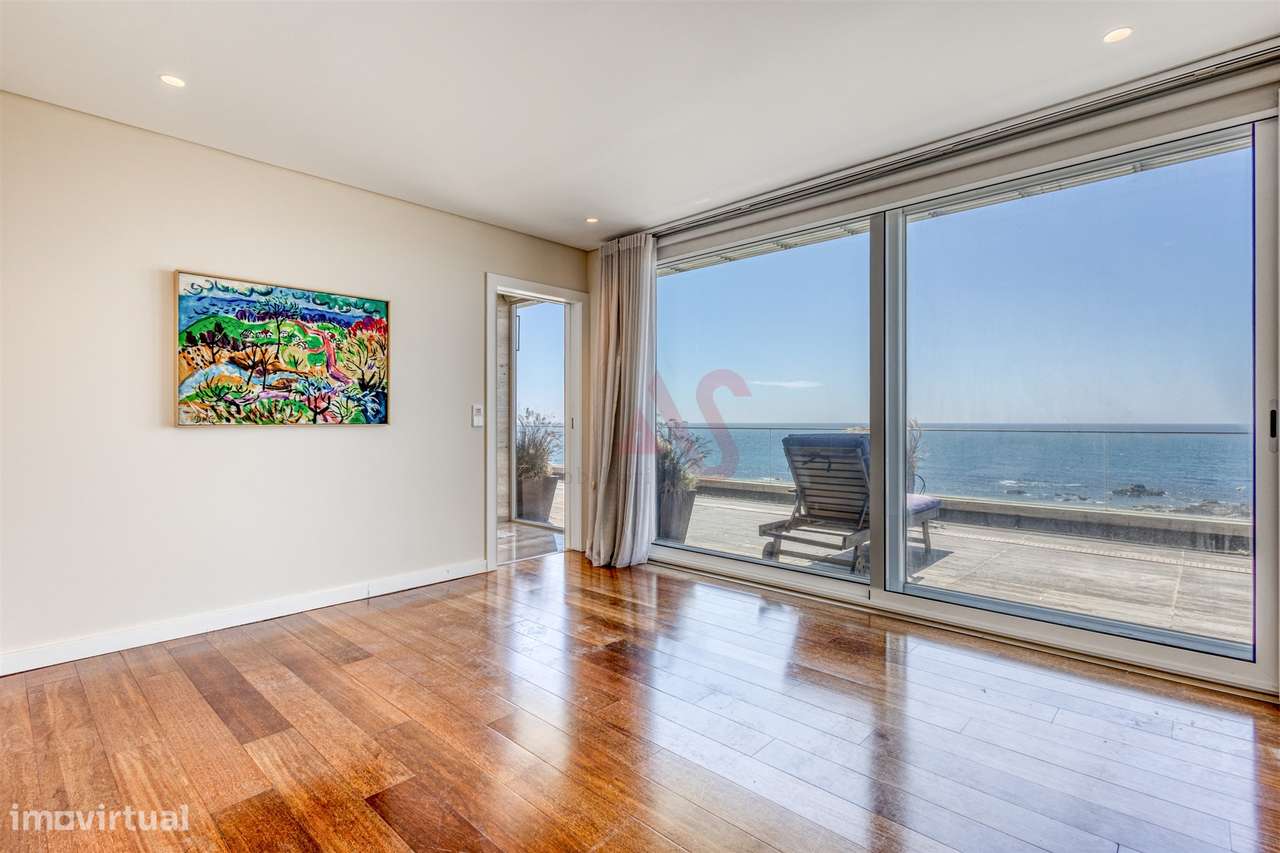 Penthouse Duplex Exclusiva em Frente à Praia de Salgueiros – na Primei-19