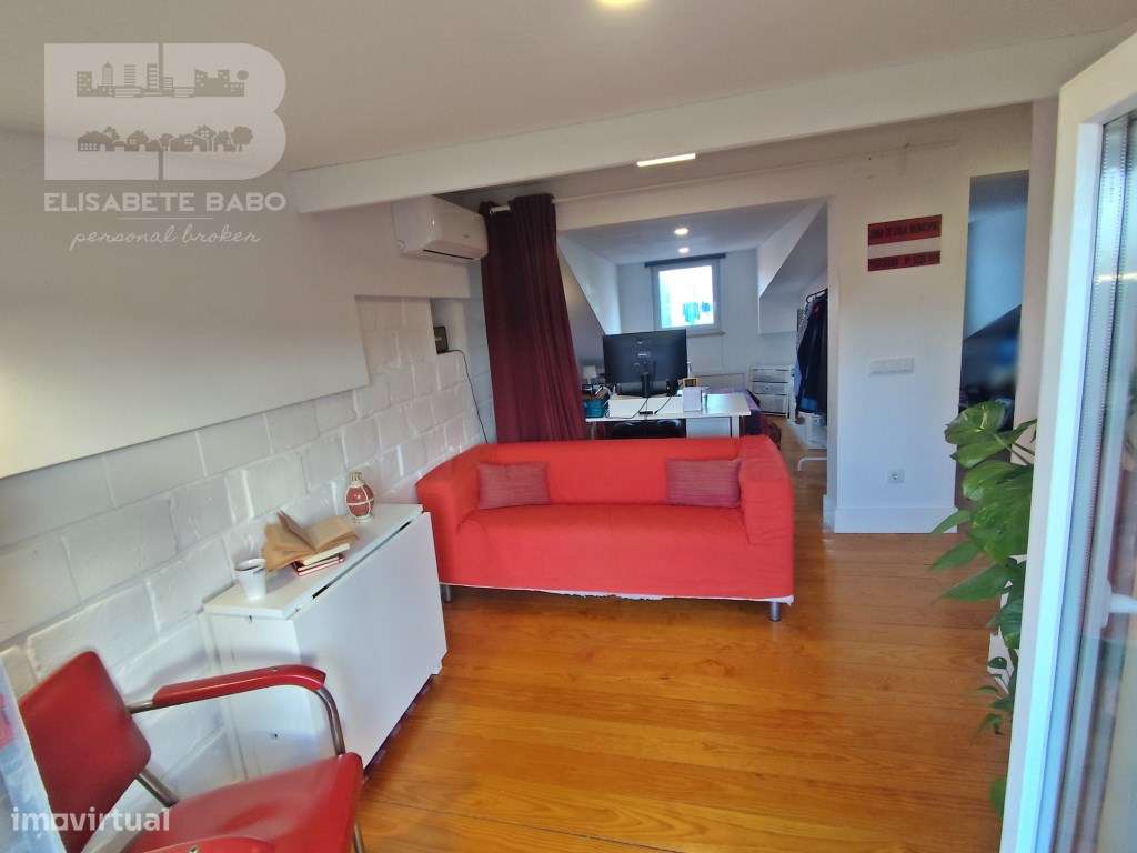 **Apartamento T1 em Campolide com Vista Deslumbrante sobre Monsanto**-8