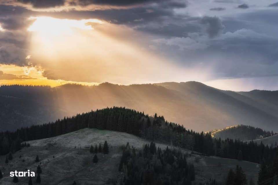 Teren de munte retras, cu peisaj superb 26350 mp-3