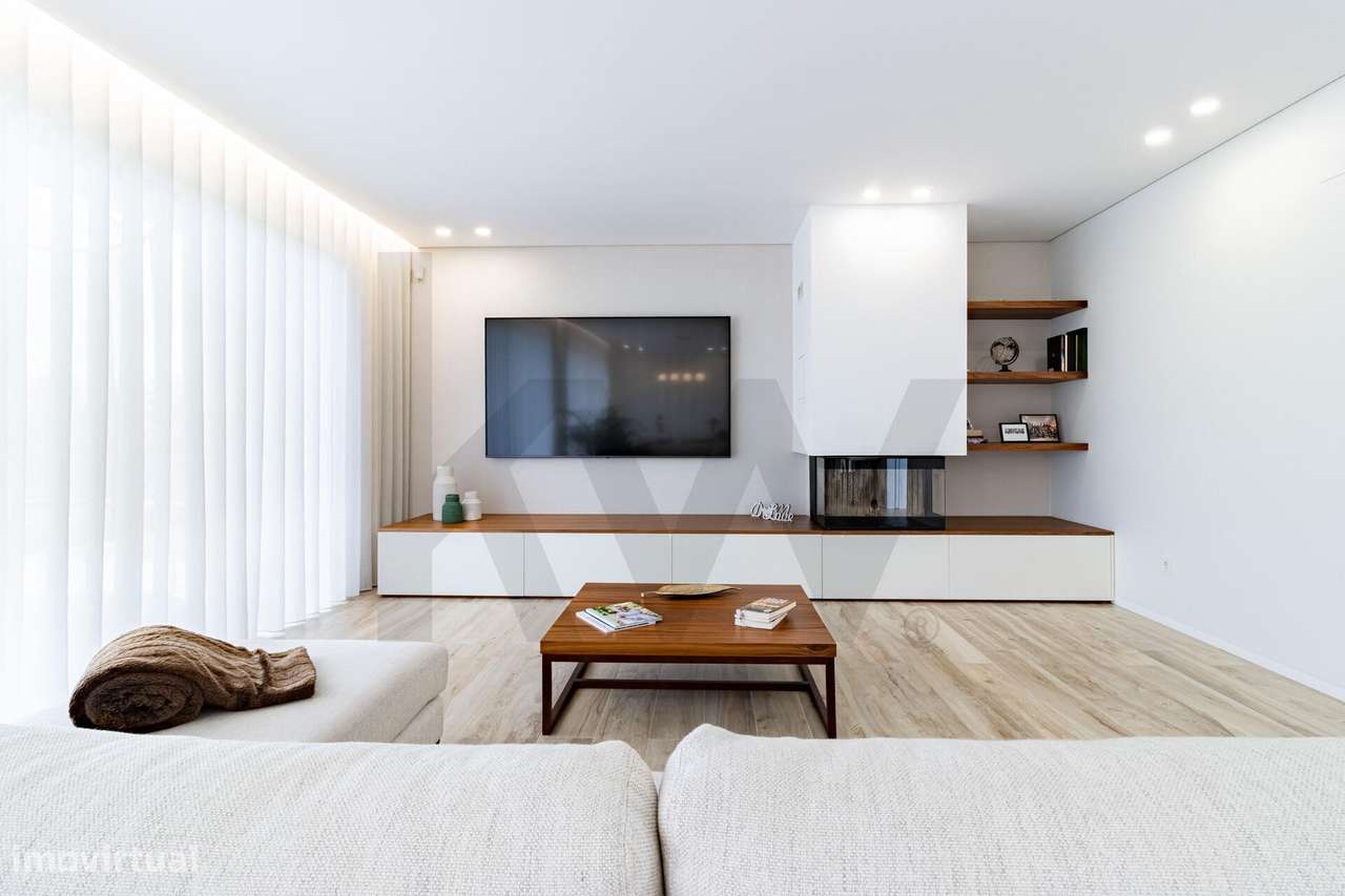 Moradia Térrea de Luxo com Piscina, Onde o Sonho se Torna Realidade-17