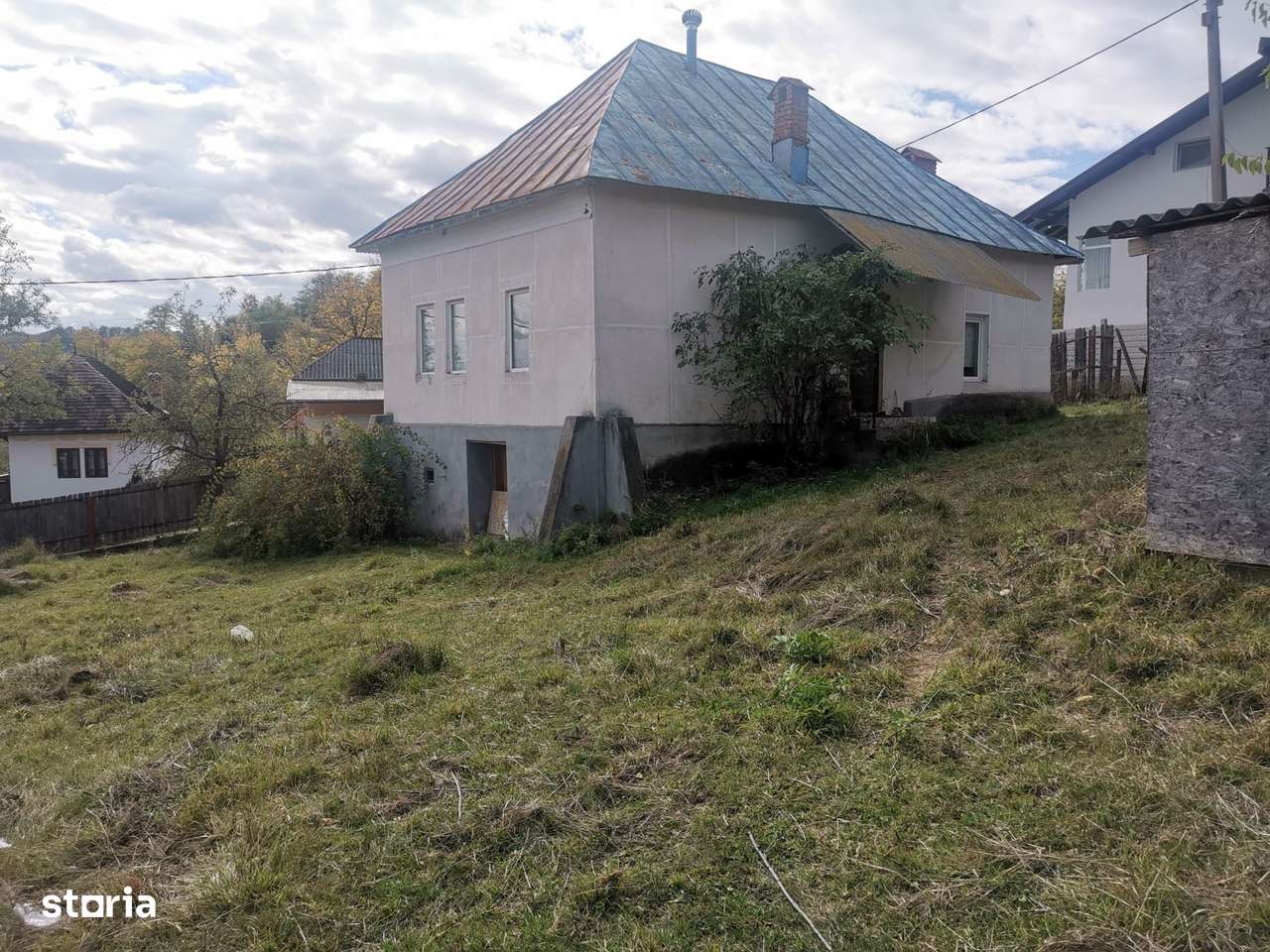 Casa batraneasca Aninoasa/ Arges, teren 1.200 mp-2