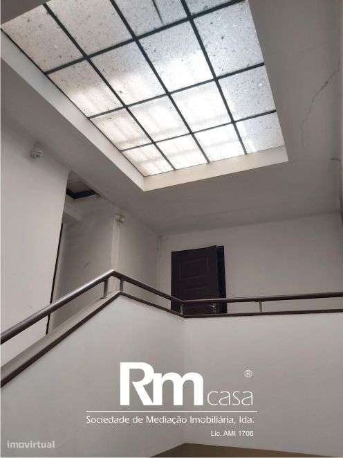 excelente prédio na Av. Emidio Navarro, junto ao Parque da Cidade-15