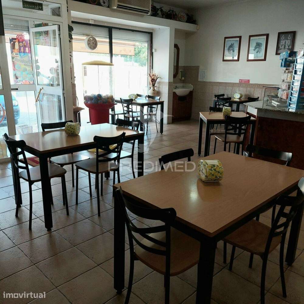 Espaço Comercial de dois pisos na Vila de Alpiarça,Santarém. - Grande imagem: 5/20