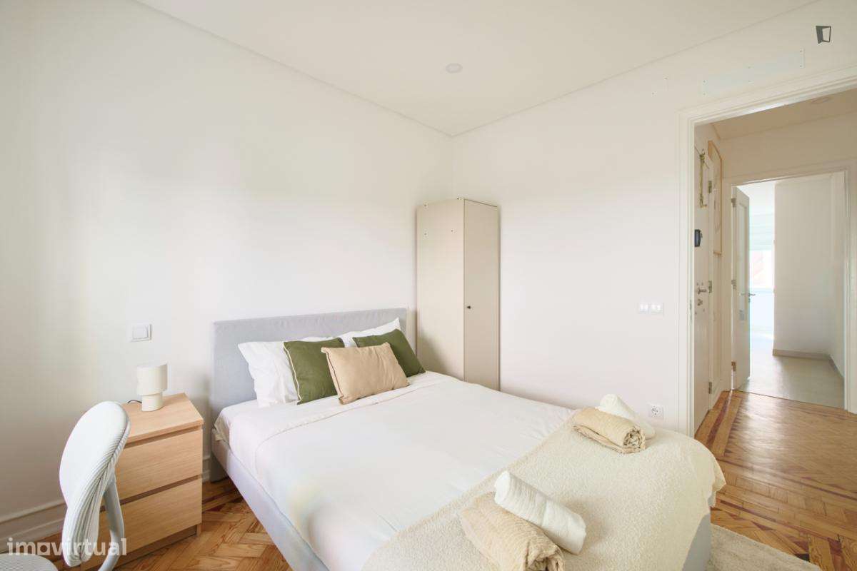 Quarto - localizado em Anjos Lisbon - Grande imagem: 5/52