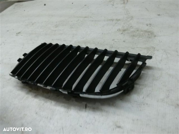 Grila radiator stanga BMW Seria 3 E90 An 2004 2005 2006 2007 2008 cod 7120007 - 6