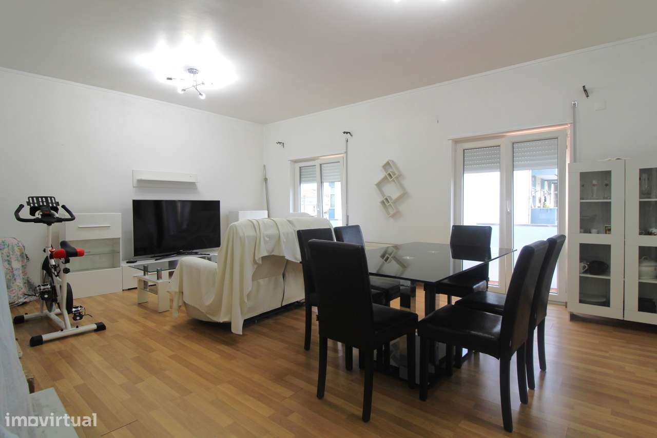 LARANJEIRO - Apartamento T3 semi-remodelado com 2 WC! - Grande imagem: 4/14