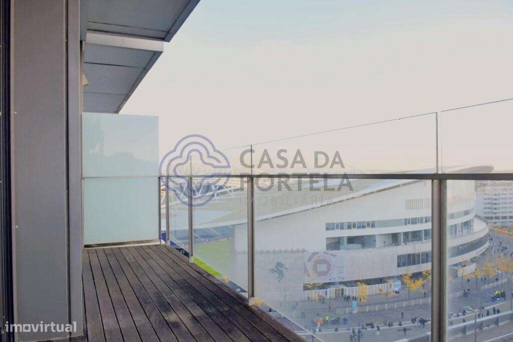 T2 com varanda e lugar de garagem, na Alameda das Antas, Porto - Grande imagem: 2/24