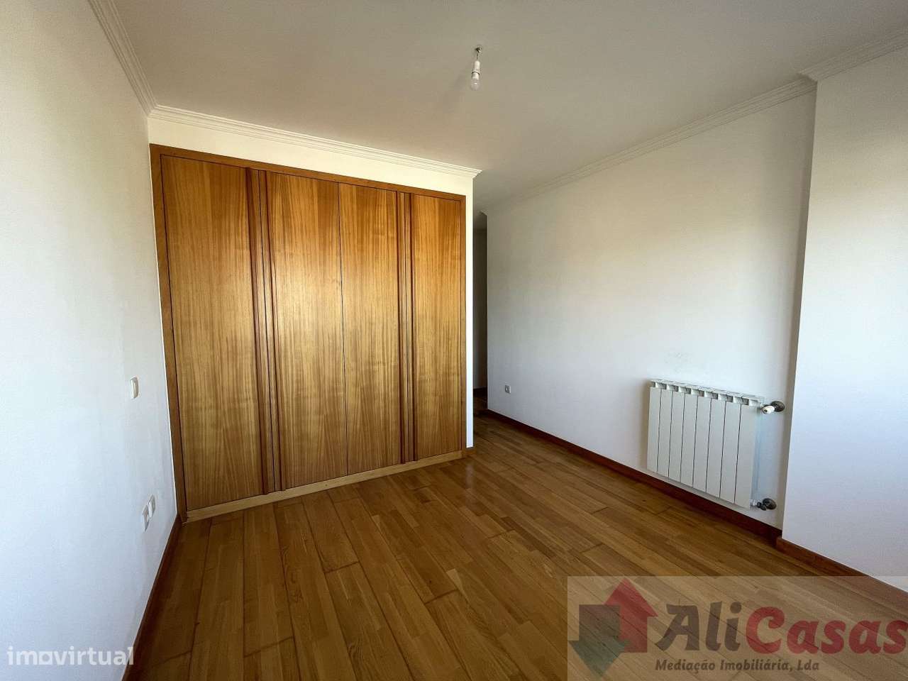 **Excelente Apartamento T2 C/Ampla varanda em Localização Privilegia-24