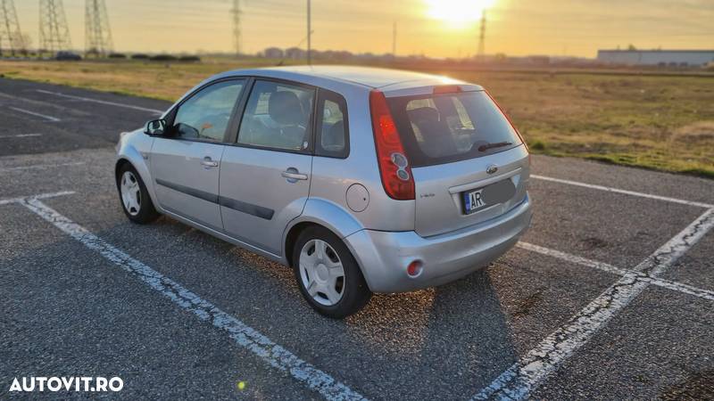 Ford Fiesta 1.4i Ghia - 1