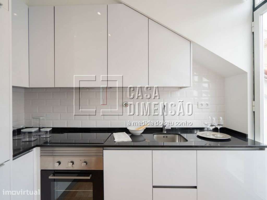 Apartamento de tipologia T2 com 51 m2, totalmente renovado, mobilad... - Grande imagem: 5/25