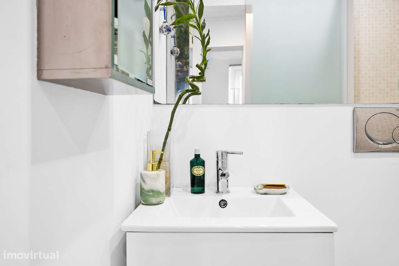 Charmoso T1 Renovado por Arquitetos no Coração do Bairro Alto!-16