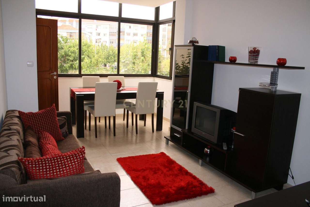 Apartamento T2 mobilado em Amora, Seixal - Oportunidade Única!-9