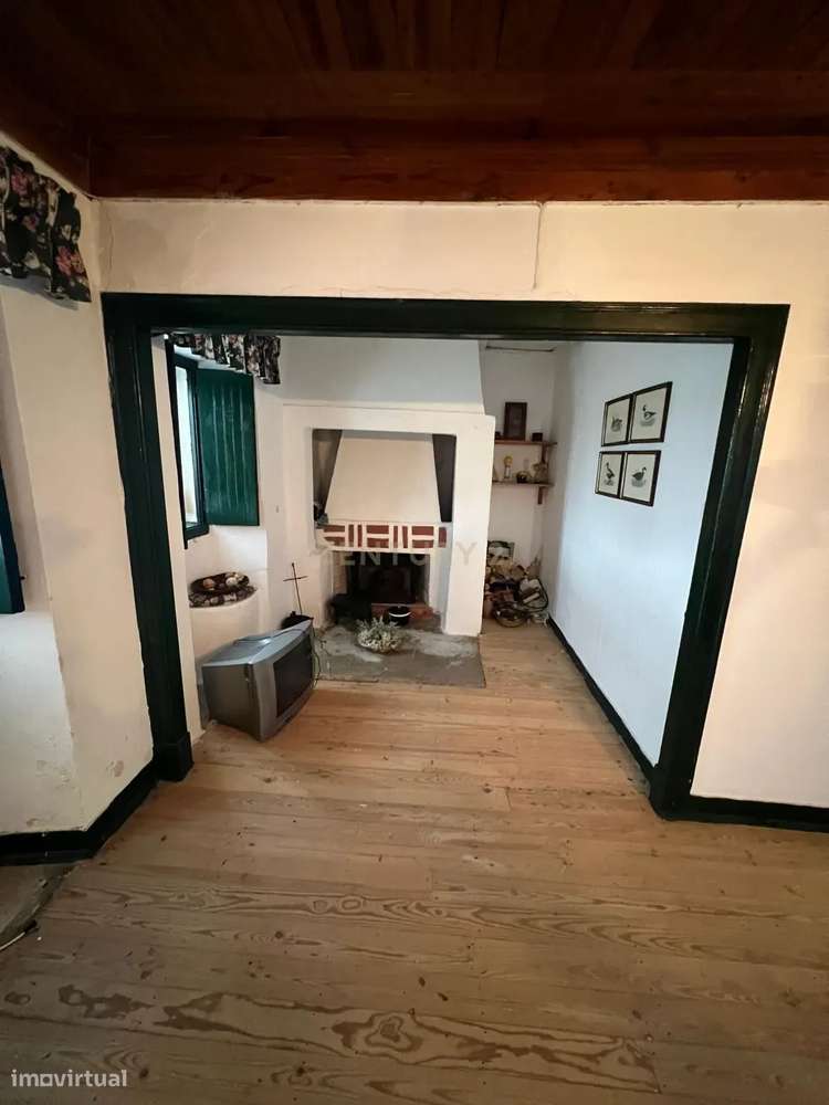Moradia Renovada T3 com Terreno e Árvores de Fruto – Alvaiázere-8