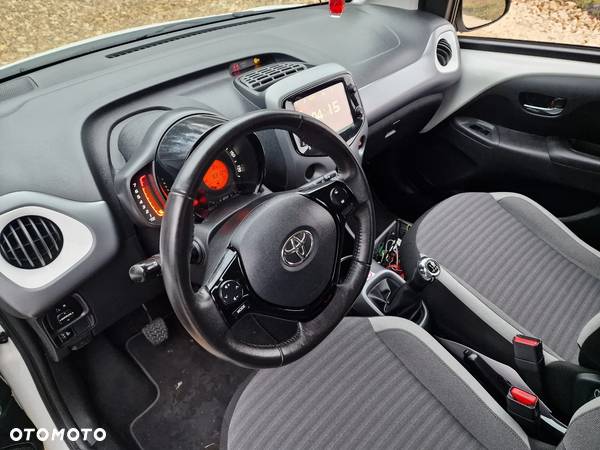 Toyota Aygo x-play - 11