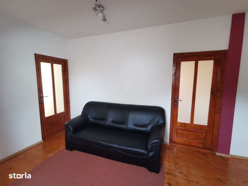 Casa individuala de vanzare in cartierul Iorga, parter+mansarda. - Imagine principală: 4/7