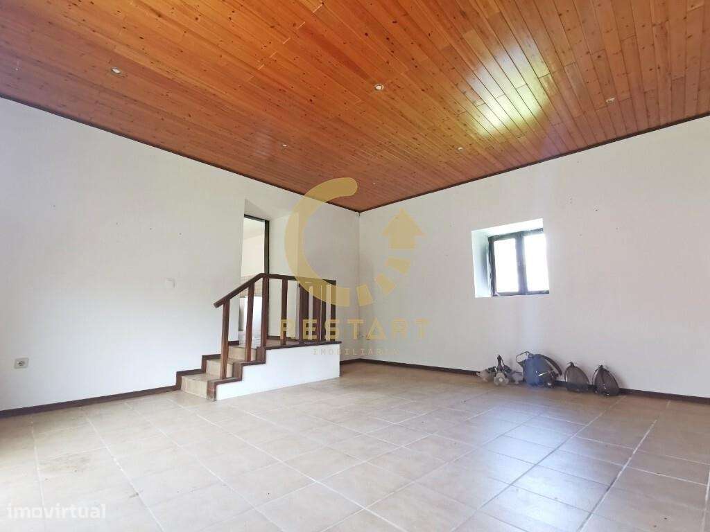 Moradia T-3, inserida numa quinta com 58.000m2de terreno- V. da Feira. - Grande imagem: 4/37