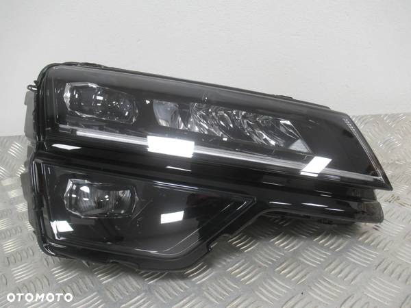 LAMPA PRZEDNIA PRZÓD PRAWA SKODA KAROQ FULL LED 2017-2021 - 1