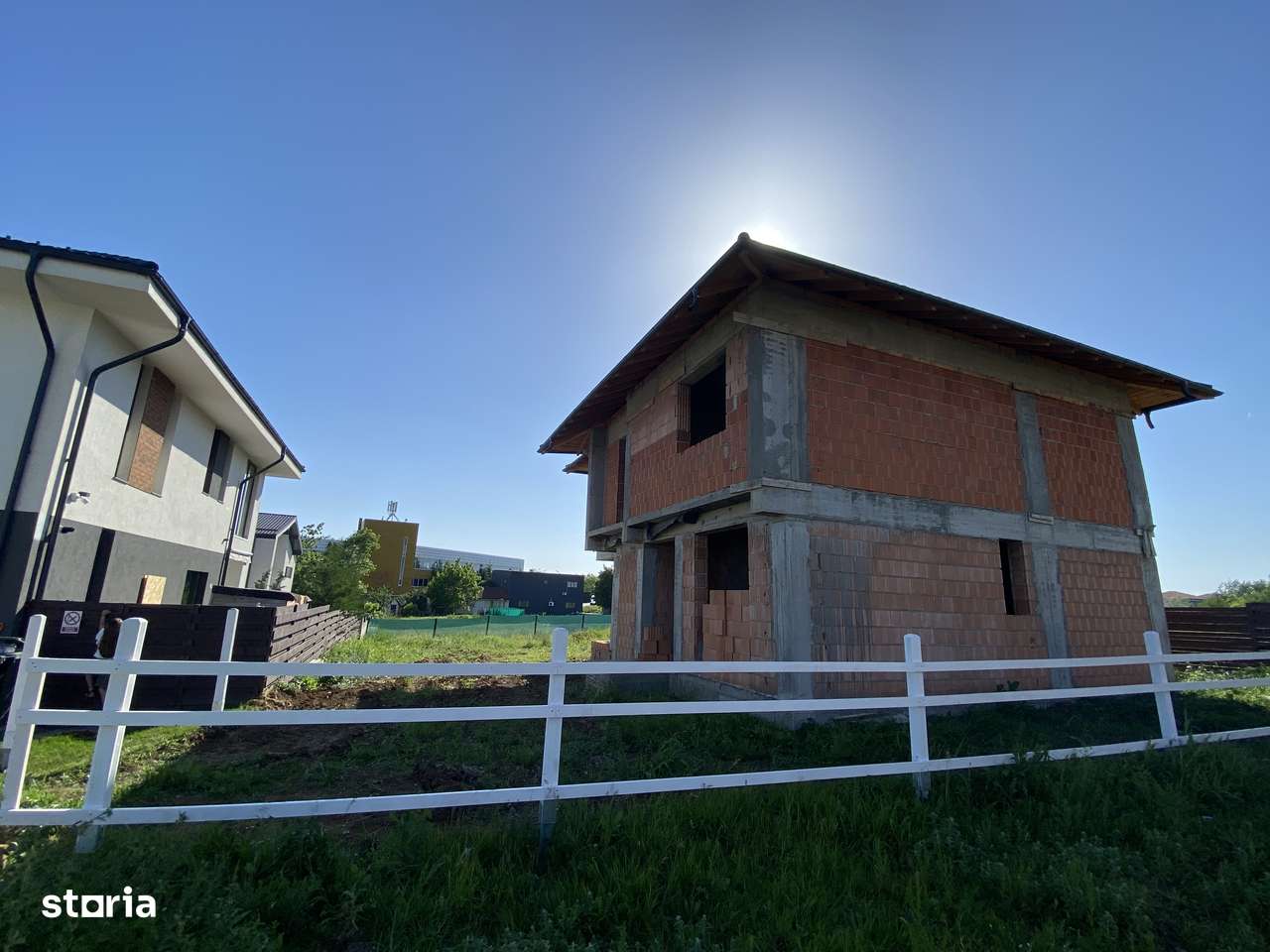 Vila 5 camere in Paradisul Verde, racordata la utilitati, autorizatie - Imagine principală: 4/18