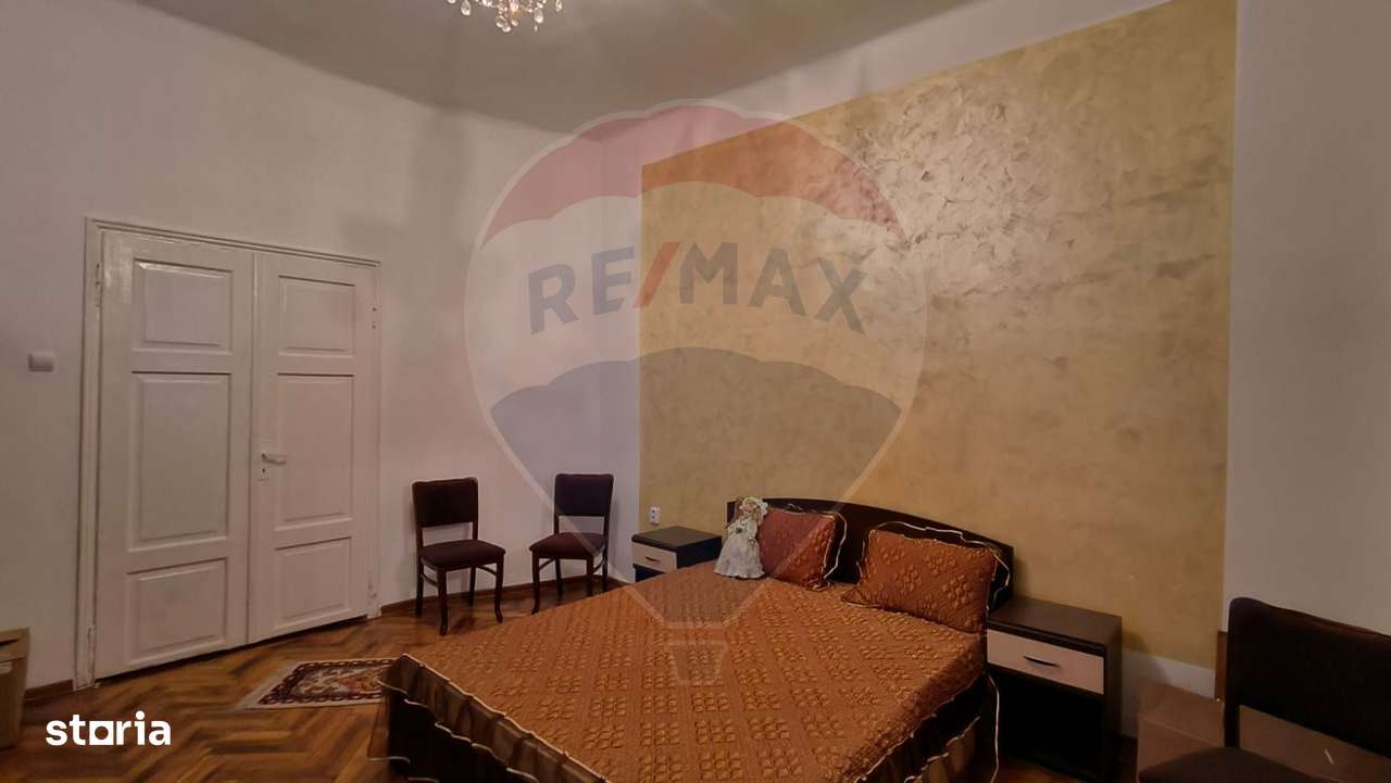 Casă cu 3 camere de vânzare în zona Centrală-10