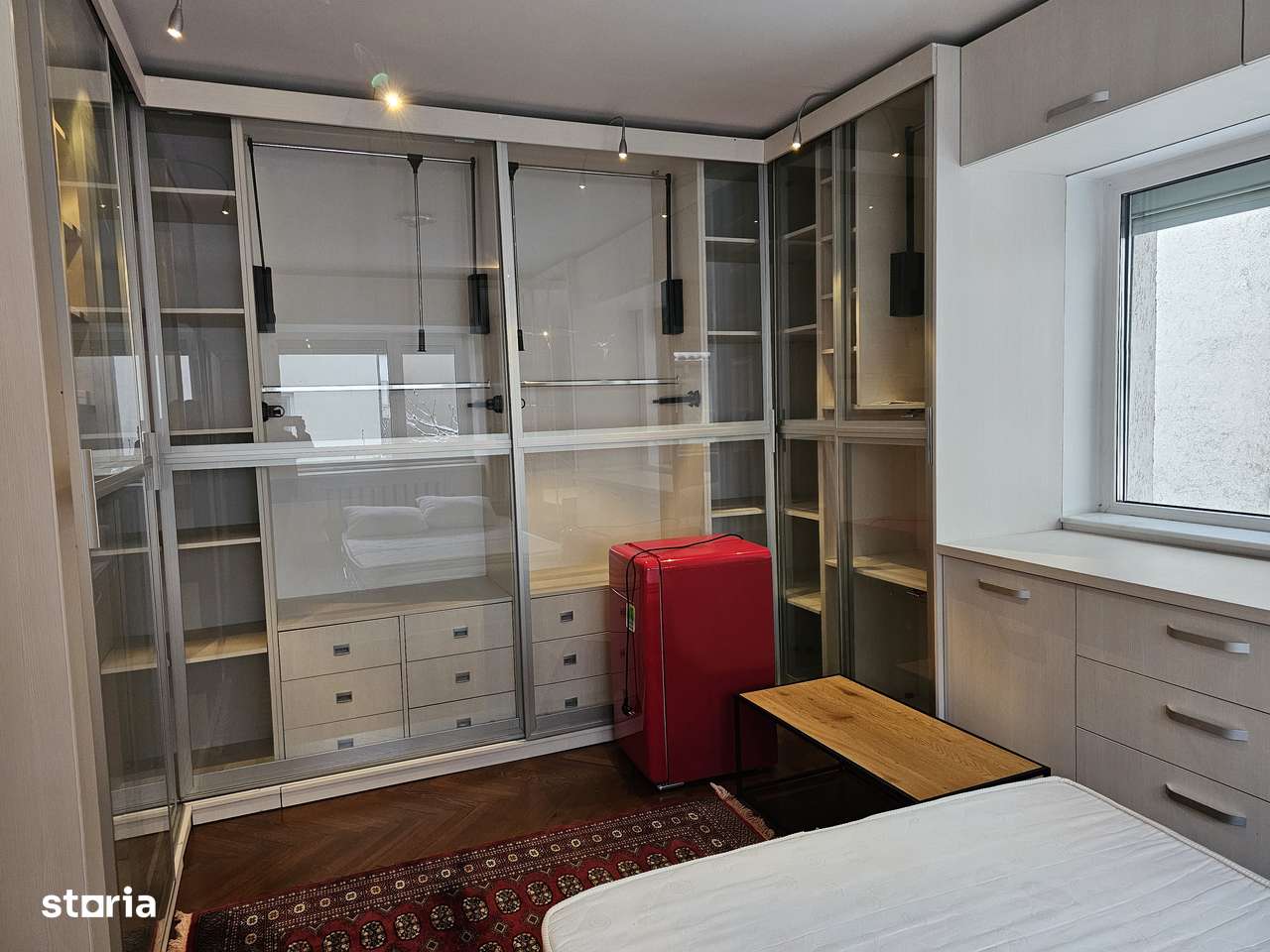 Viluta la 2 min de  Herastrau  Ambasada China in complex de  vile-2