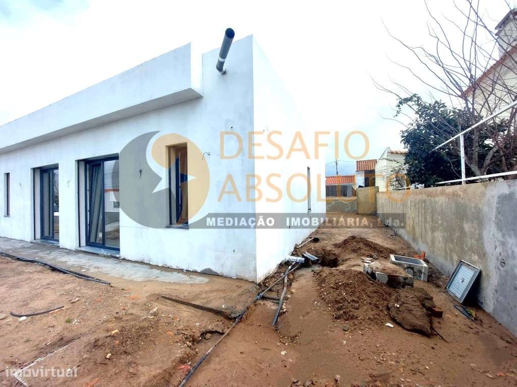 Moradia Isolada Térrea T4, com Piscina e Garagem. Azeitão-7