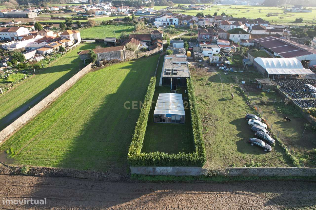 Moradia Térrea de Luxo com Piscina Aquecida e Jacuzzi a 2 km da Praia-56