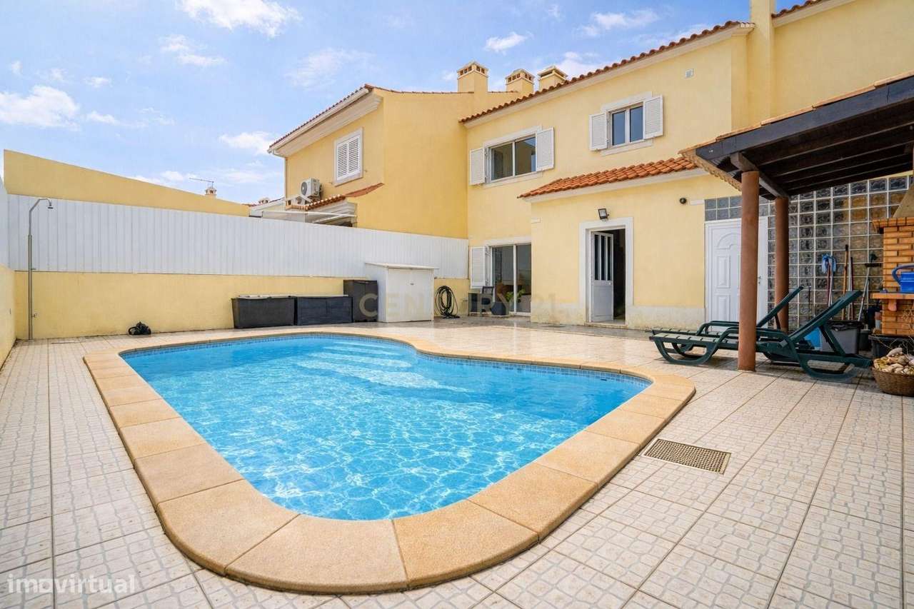Moradia T3 com Garagem e Piscina em Azeitão - Grande imagem: 2/44